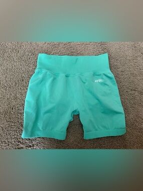 AYBL Adapt Seamless 4.5” Shorts NWOT